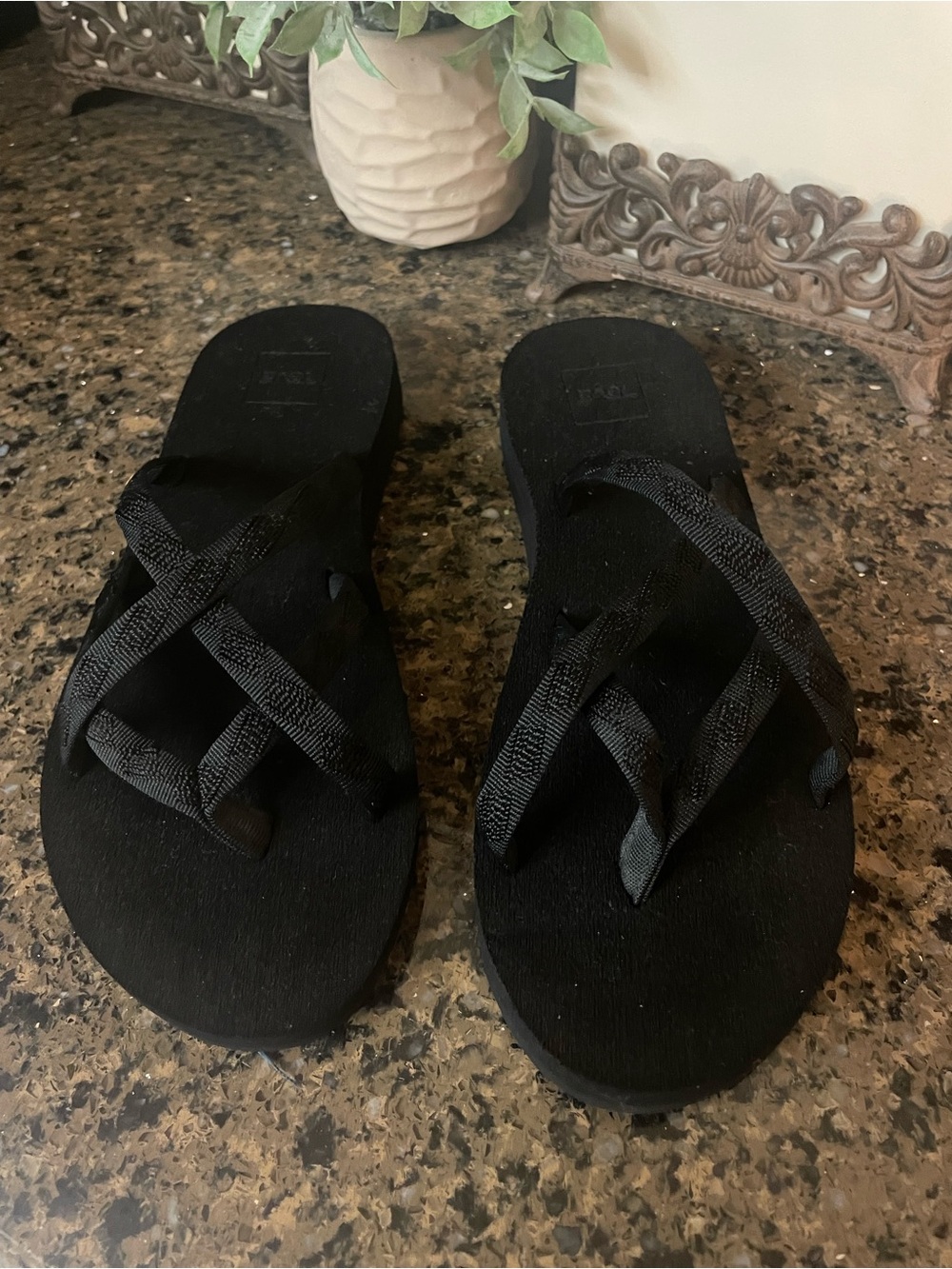 Teva Black Women's Slide Sandals with Crisscross Straps size 9